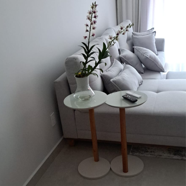 Mesa De Apoio Lateral Para Sofá Ou Poltrona Com Vidro Sévia - Imagem 5